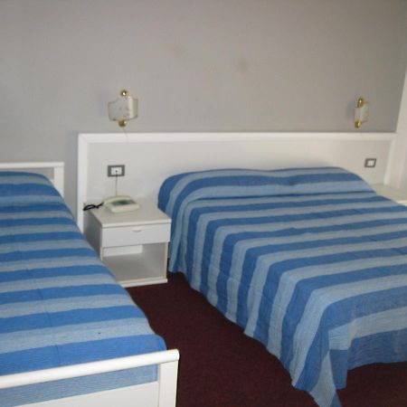 Hotel Acqua Marina ألبيسولا مارينا المظهر الخارجي الصورة