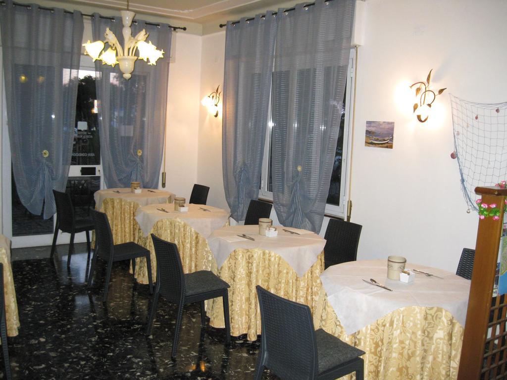 Hotel Acqua Marina ألبيسولا مارينا المظهر الخارجي الصورة