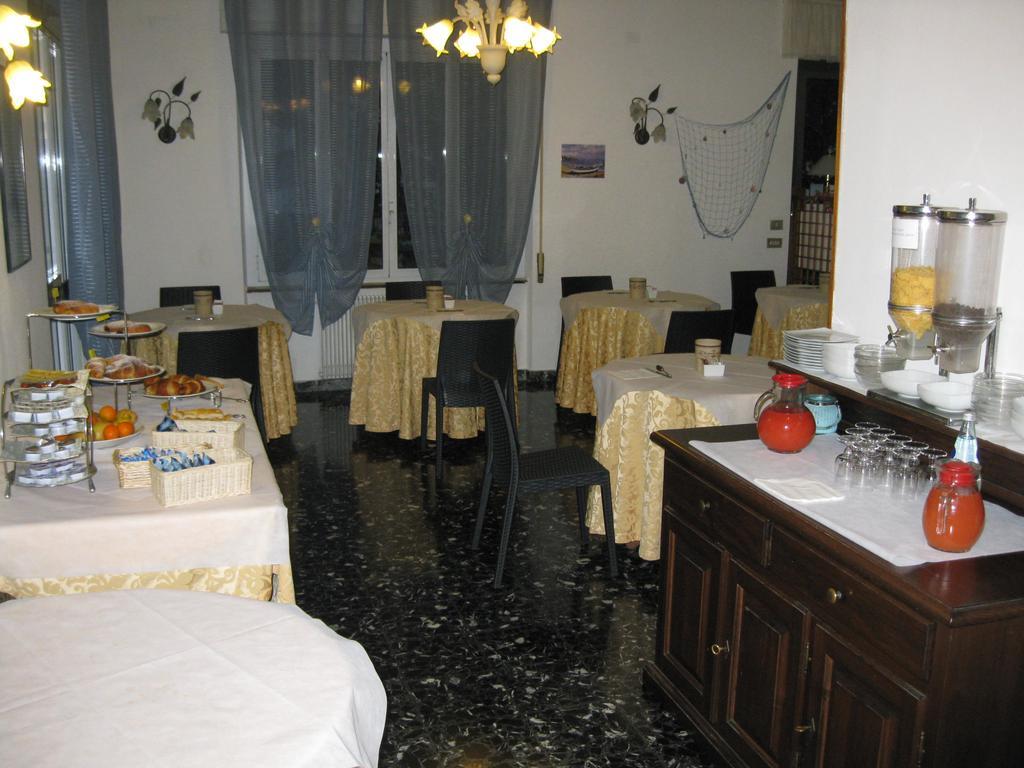 Hotel Acqua Marina ألبيسولا مارينا المظهر الخارجي الصورة