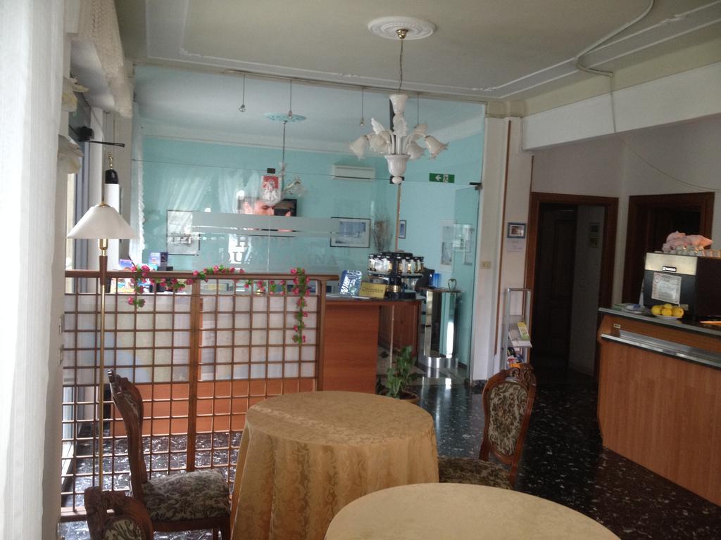 Hotel Acqua Marina ألبيسولا مارينا المظهر الخارجي الصورة