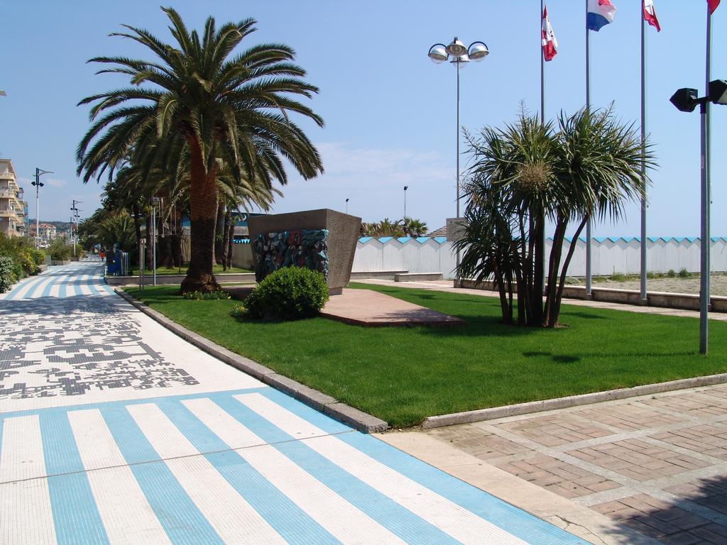 Hotel Acqua Marina ألبيسولا مارينا المظهر الخارجي الصورة