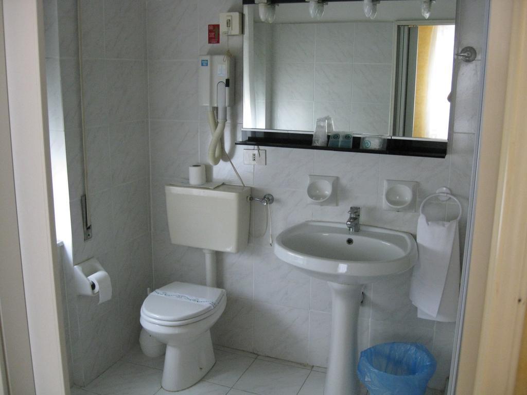 Hotel Acqua Marina ألبيسولا مارينا المظهر الخارجي الصورة