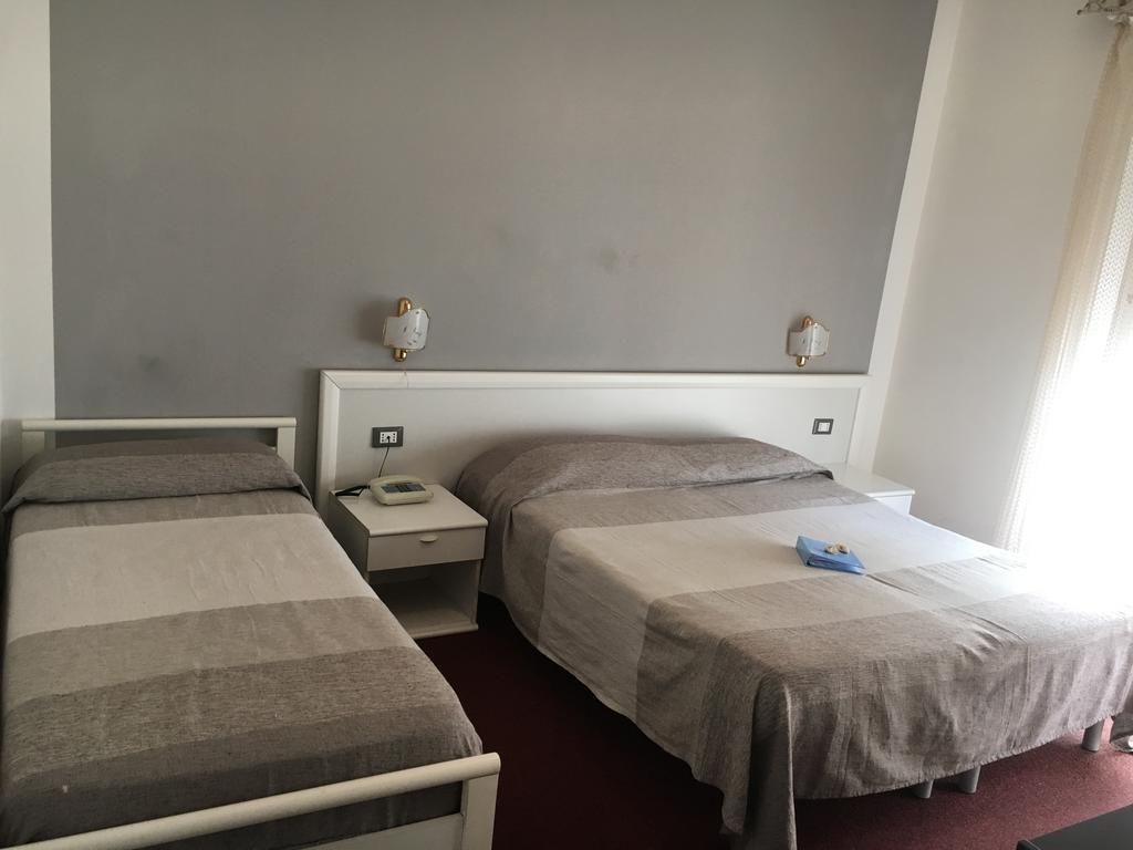 Hotel Acqua Marina ألبيسولا مارينا المظهر الخارجي الصورة