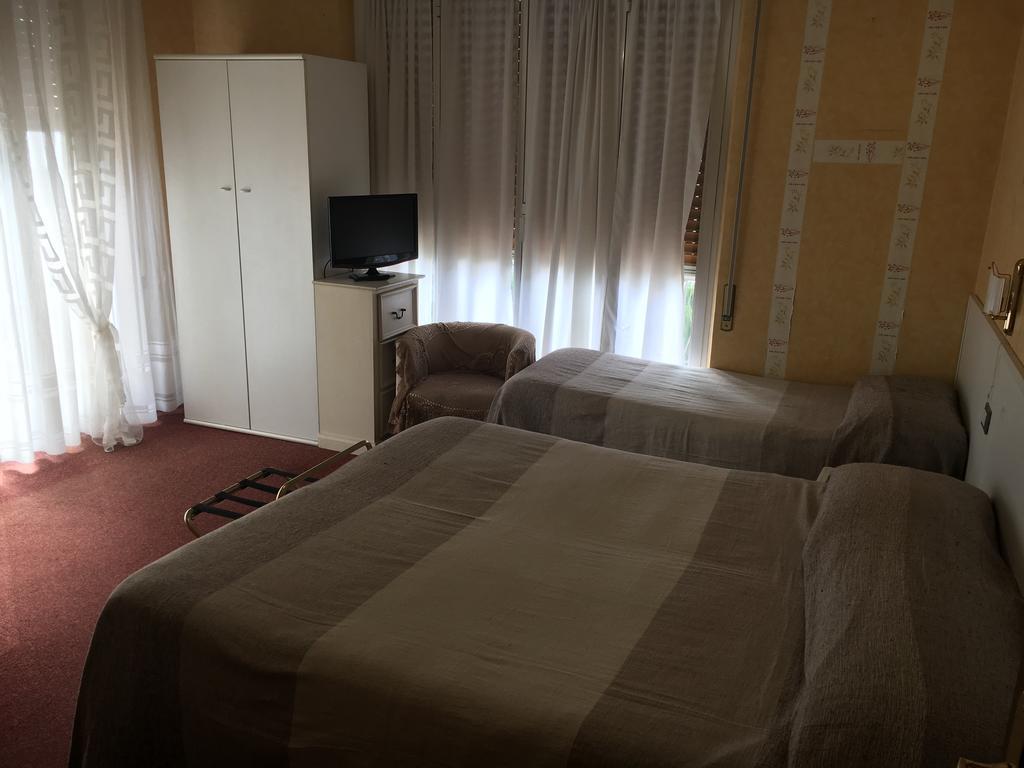 Hotel Acqua Marina ألبيسولا مارينا المظهر الخارجي الصورة